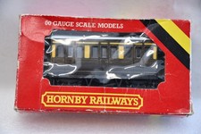 Hornby R213 G.W.R. 4 Wheel Coach Chocolate And Gold OO Gauge Boxed 
