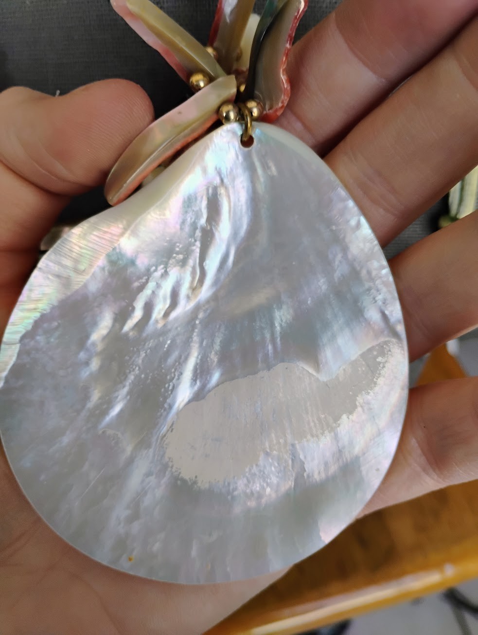 Large Shell statement necklace - image 2