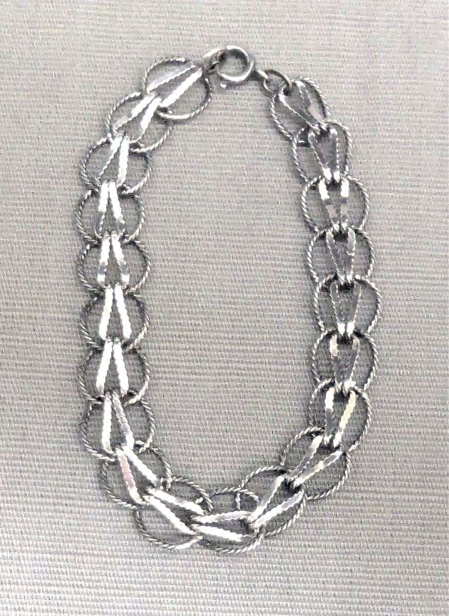Vintage Sterling Silver 925 Bracelet - UNIQUE ROUND DESIGN - SUITABLE FOR CHARMS View 2