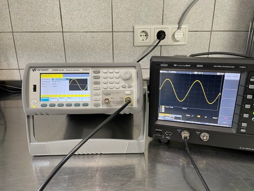 Keysight Agilent 33500 B (33509 B) Funktionsgenerator 1CH 20MHz 6 Monate Gar - Zdjęcie 2 z 12