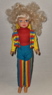Vintage 1990 Kid Kore Skipper Stacey Clone Cute Blonde Curly Outfit Doll
