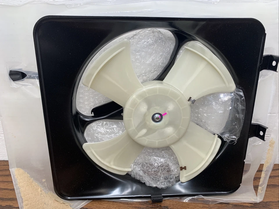 Conjunto de ventilador de refrigeración Dorman 620-207 para Honda CR-V Acura Integra 1994-2001 Foto 2 de 4