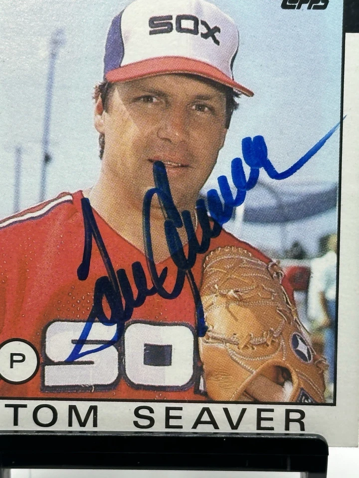 Tom Seaver 签名 1986 年 Topps #390 卡 – 白袜队名人堂签名 – 夏普蓝色墨水 — 第 3/3 张图片