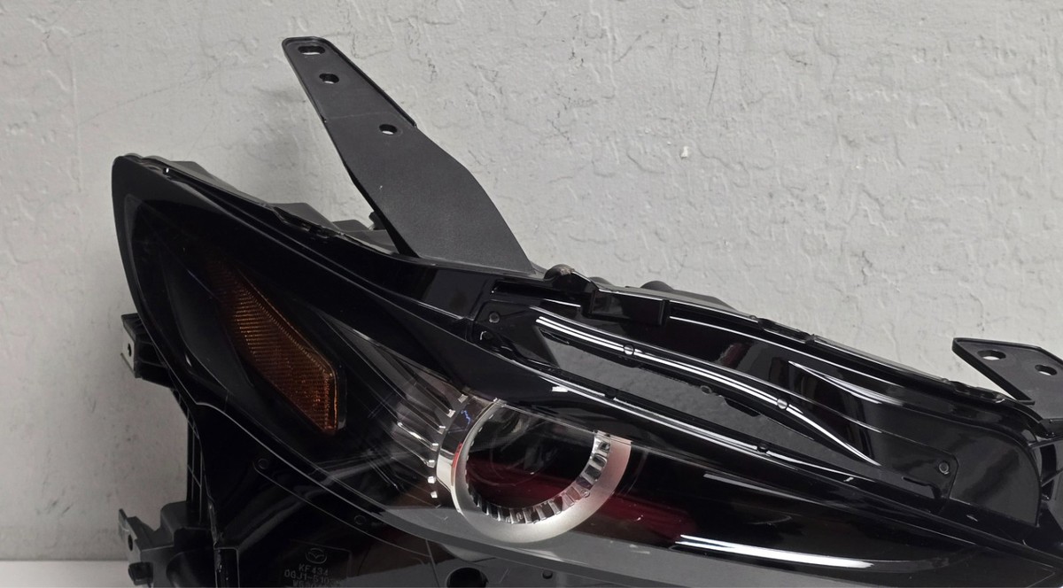 DEFECTIVE! 2024-2025 Mazda CX-30 Right Passenger Headlight LED OEM