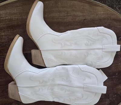 Women s White Western Knee High Pull-On Boots Pointed Toe Embroidered, 9