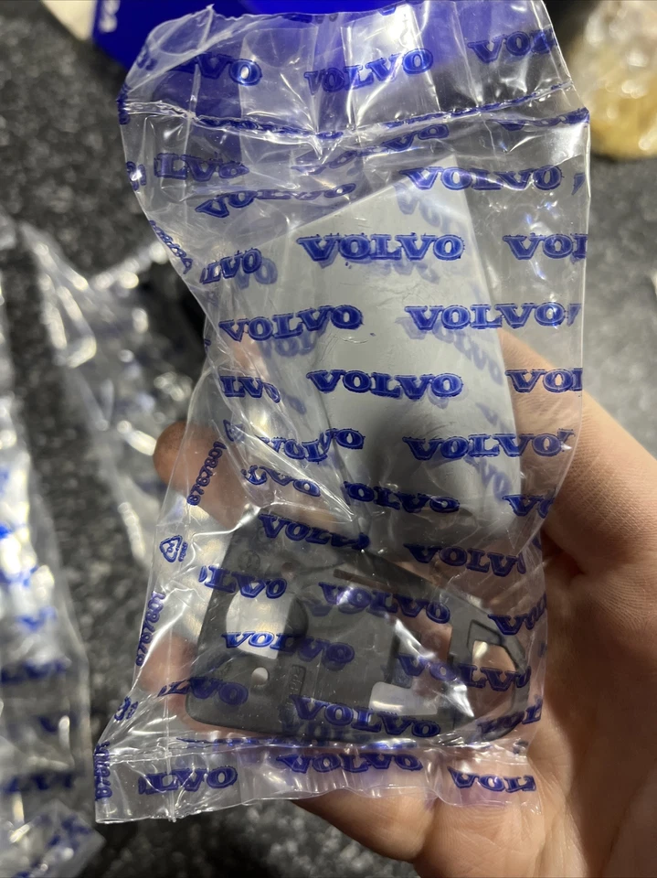 VOLVO V40 Mk3 2012-2020 - Left Front Outer Door Handle 39832338 - Image 4 of 4