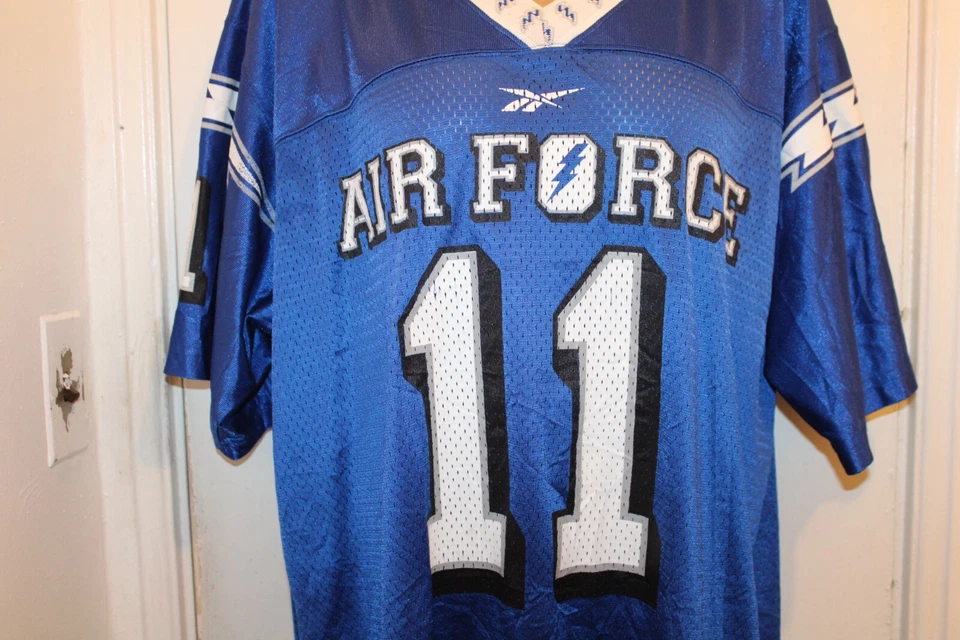 Винтажная мужская футболка REEBOK US Air Force Academy Falcons No11 размер 48 - Изображение 2 из 4