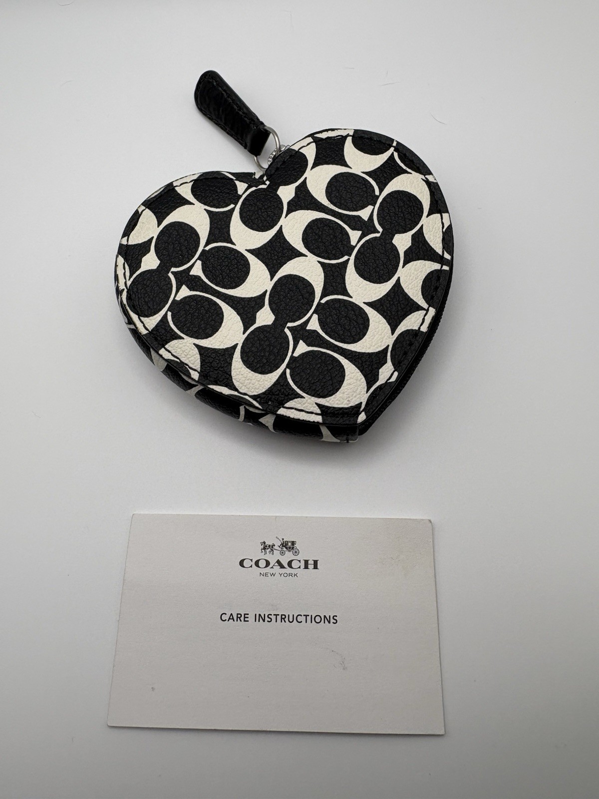 NWOT Coach Signature C Canvas Heart Coin Purse Black & White Wallet F61634
