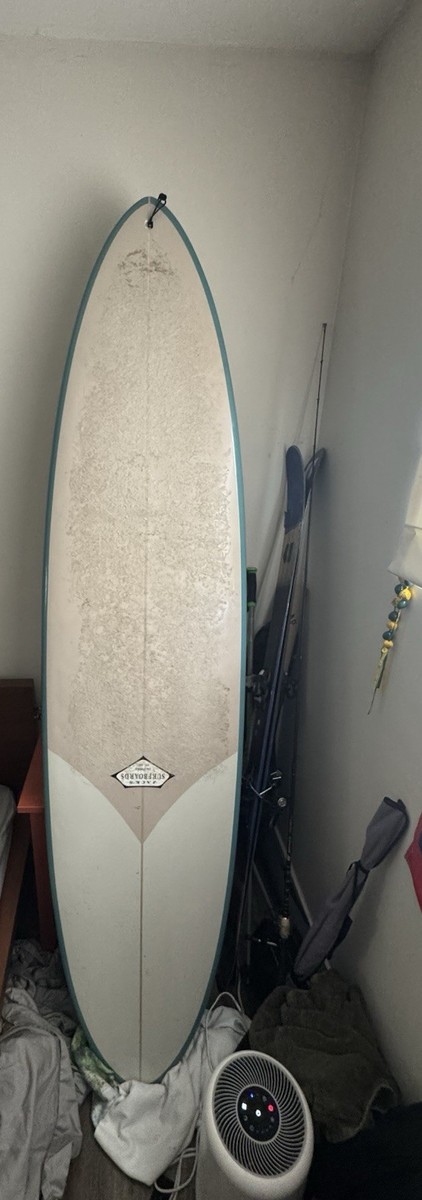 Jacks Surfboards Ranchero 7'6”x21.5”x2.7”-48.9L Surf Board - fins