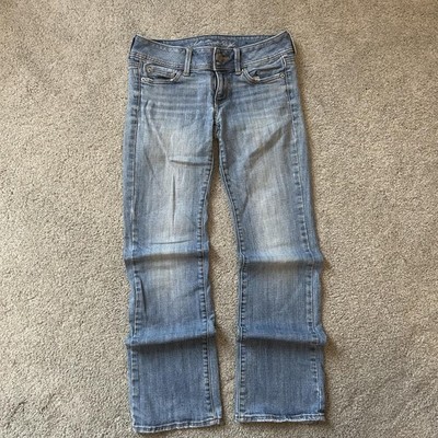 American Eagle Women s size 2R Low Rise Slim Boot Light Wash Stretch Jeans 2009