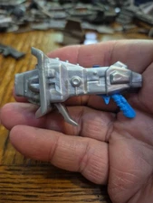 MOTU Man E Faces Gun Blaster Accessory Part 2002