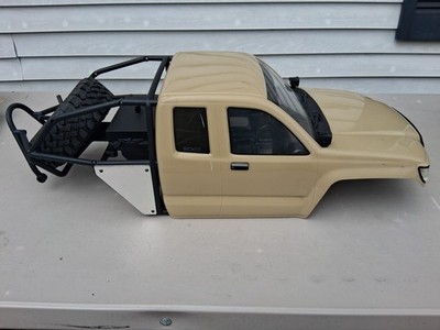 Axial SCX6 Honcho Body W/ Tire And Lights - 80N-215