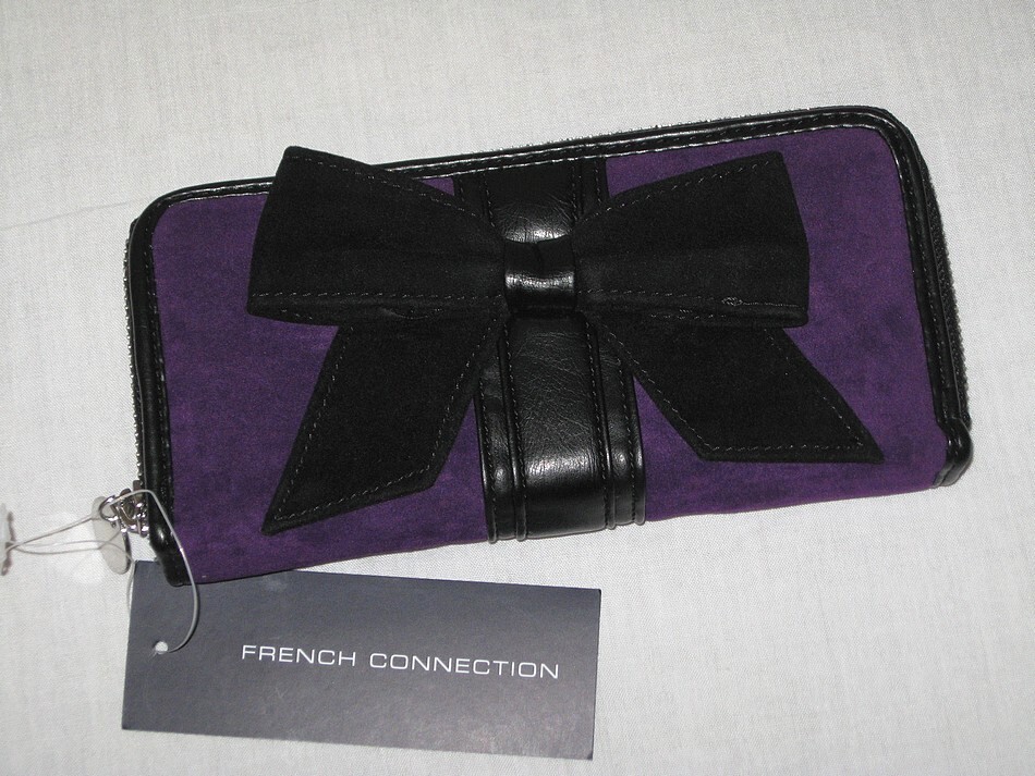 BNWT  FRENCH CONNECTION FCUK  Large Velvet Bow Coin / Credit Card Purse  Purple