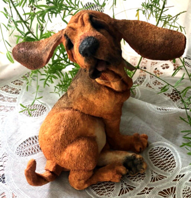 COUNTRY ARTISTS / WILLITS / A BREED APART  - 6.75''H BLOODHOUND PUPPY