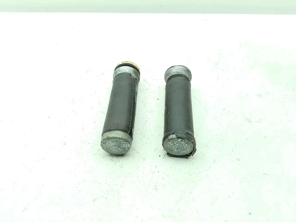 82 Honda GL 1100 Goldwing Throttle Tube And Grips - Image 4 of 4