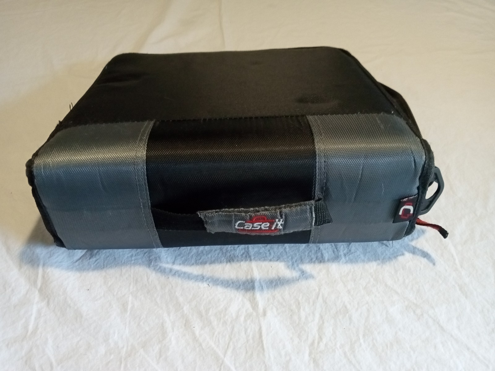 Case It Three Ring Binder Zipper Black And Gray With Paper 