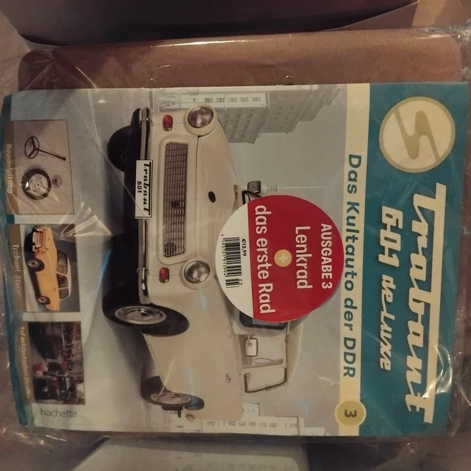 Modellauto 1:8 Trabant 601 de Luxe hachette Bausatz mit Hänger - Bild 3 von 3