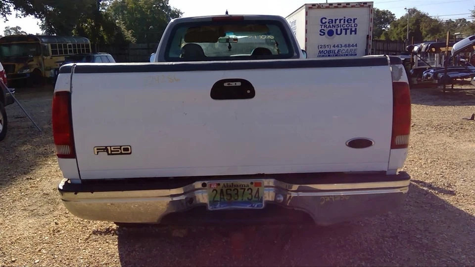 (LOCAL PICKUP ONLY) Driver Front Door Thru 8500 GVW Manual Fits 97-99 FORD F250  Foto 4 de 4