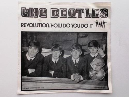 THE BEATLES 1976 SFF 45 HOW DO YOU DO IT REVOLUTION RED VINYL - Picture 4 of 7