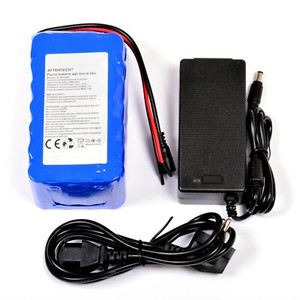 PACCO BATTERIA PILA 24V 10000mAh 10Ah RICARICABILE LITIO 140x80x75mm F1C1