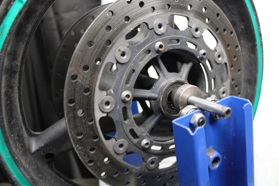 Yamaha YZF R6 2002 llanta delantera freno rotores discos 4SV-2581T-01-00 BB545 Foto 3 de 4