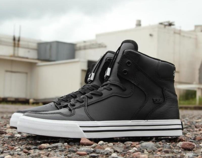 Supra Men's Supra Vaider Classic black and white retro sneakers