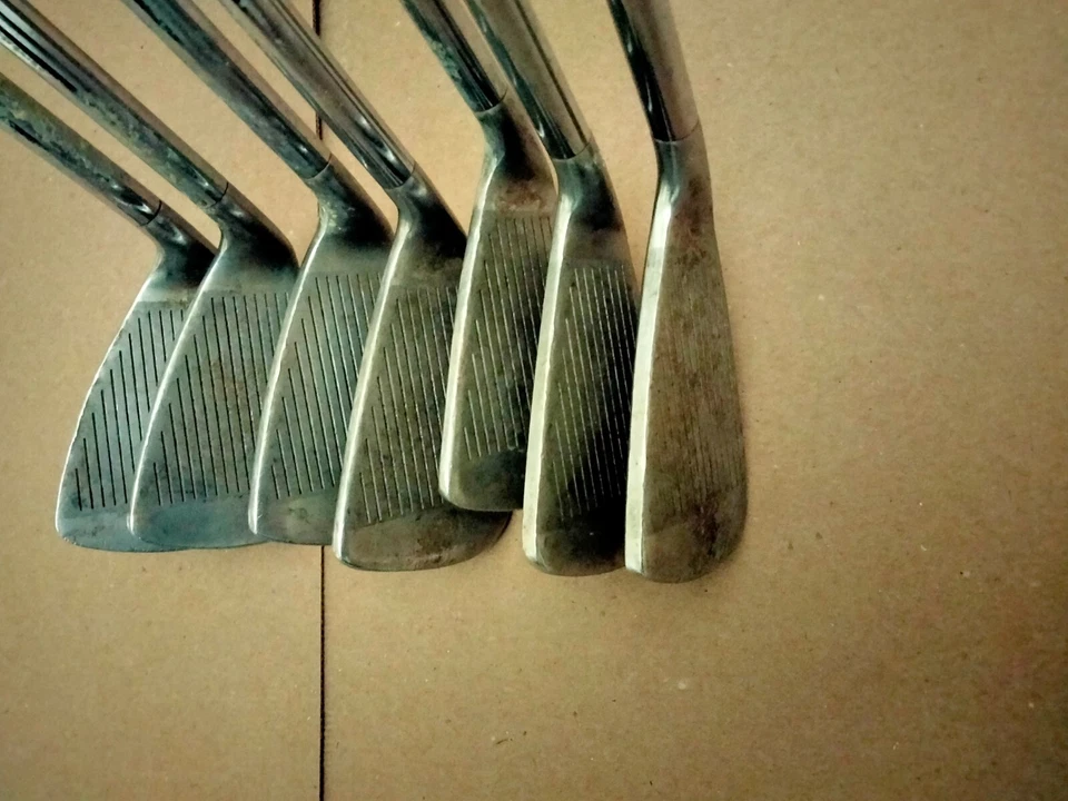 Spalding XL4 Iron Set 3-9 RH Stiff Flex Grip Rite Good Condition. - Image 2 of 4