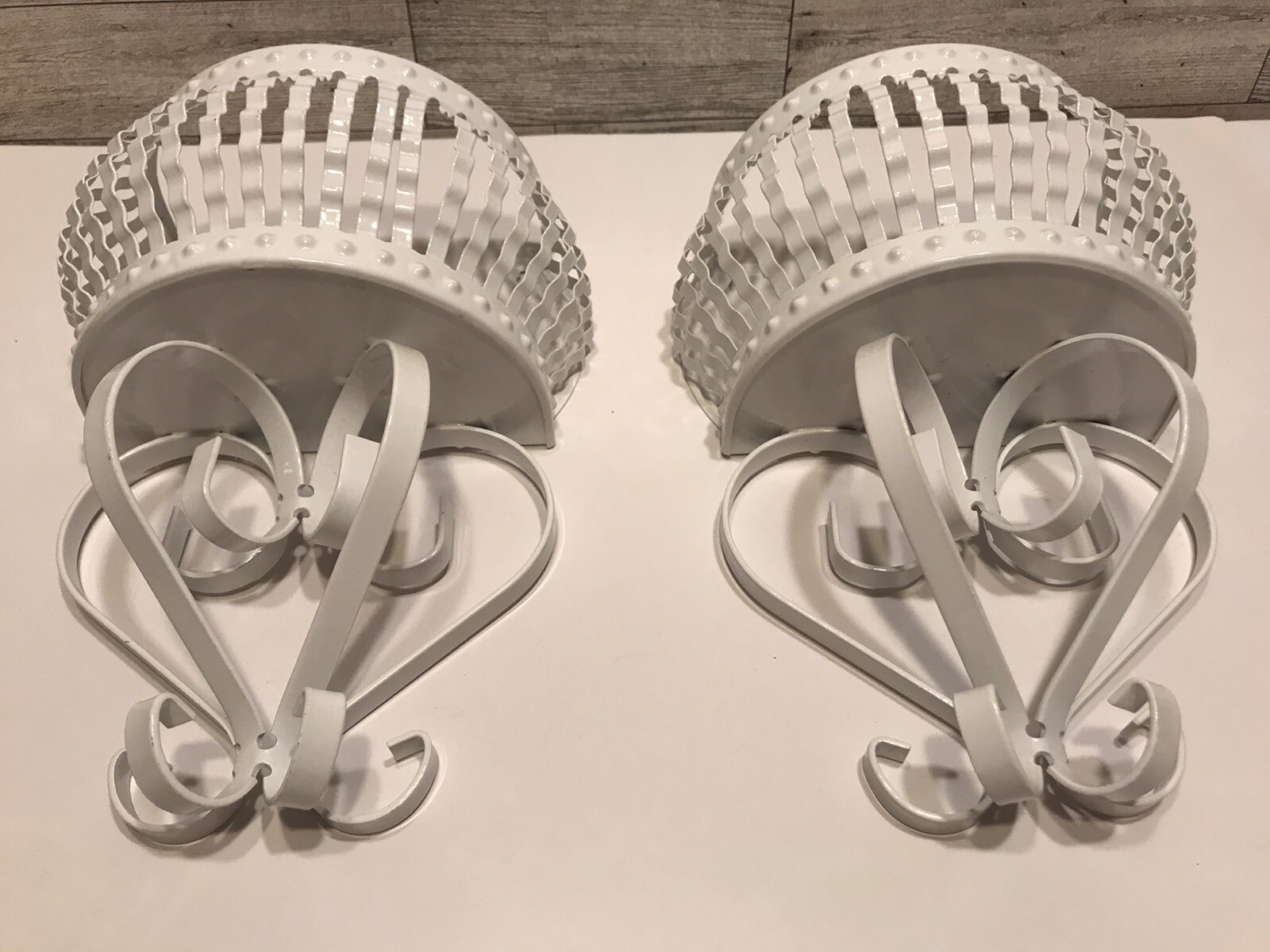 2 Vintage Homco Chic Shabby White Metal Wall Pocket Planter Sconces