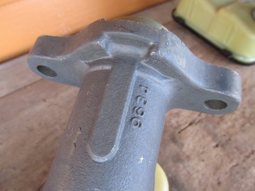 NOS 1983-1986 CHEVY Buick Cadillac MASTER CYLINDER w/ RESERVOIR - Picture 6 of 6