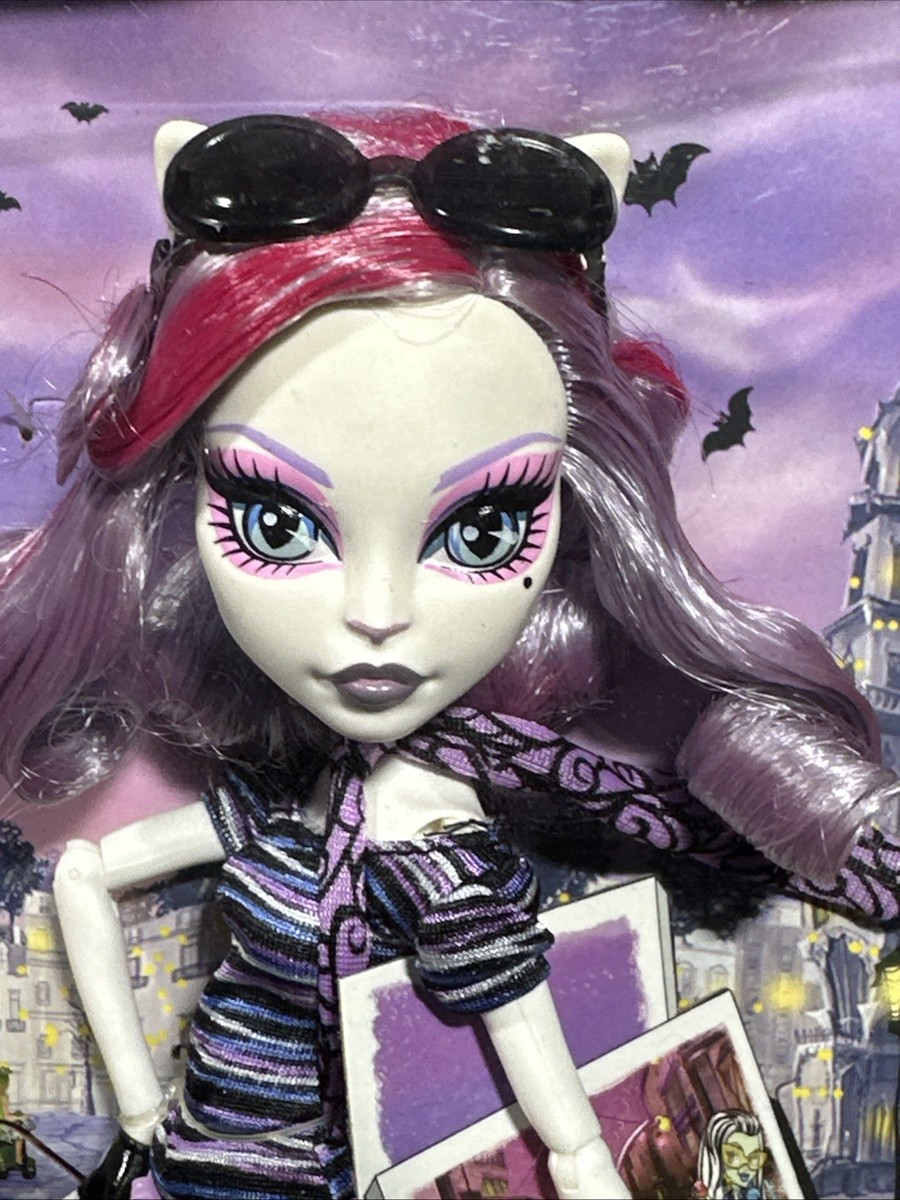 Catrine DeMew Monster High Scaris City of Frights Doll 2012