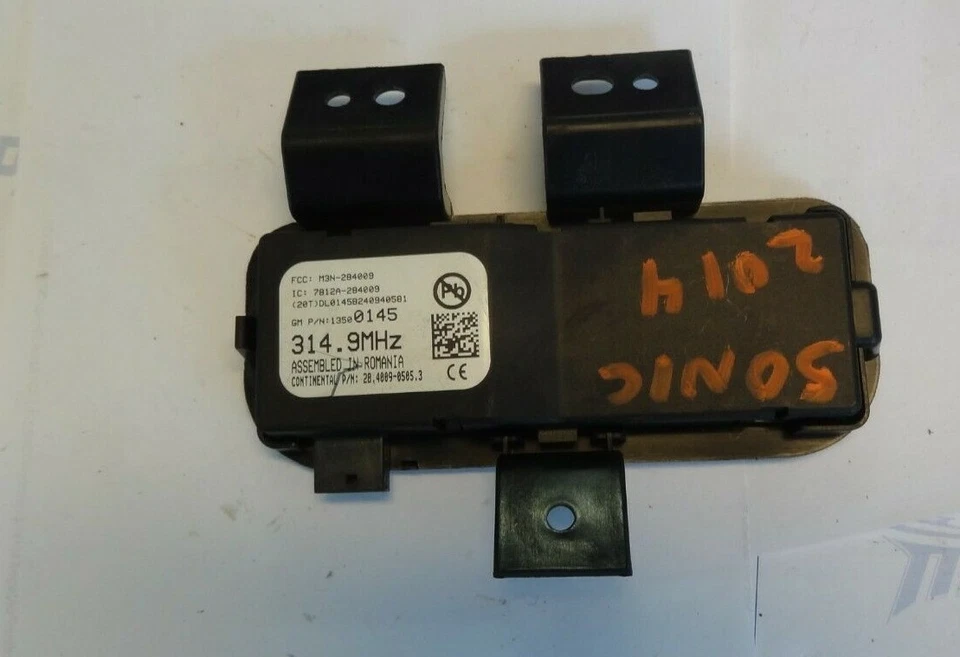 2014 14  Chevrolet Sonic Keyless Receiver Module 13500145 FREE SHIPPING WARRANTY - Image 2 of 3