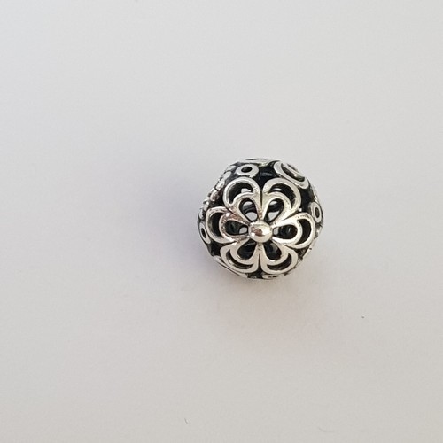 Genuine Pandora Picking Daisies Floral Openwork Silver Flower Ball Charm 790965 - Picture 7 of 8