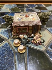 Vintage Little Red Riding Hood Teapot Cottage Trinket Box +2 Figurines 2 Teacups