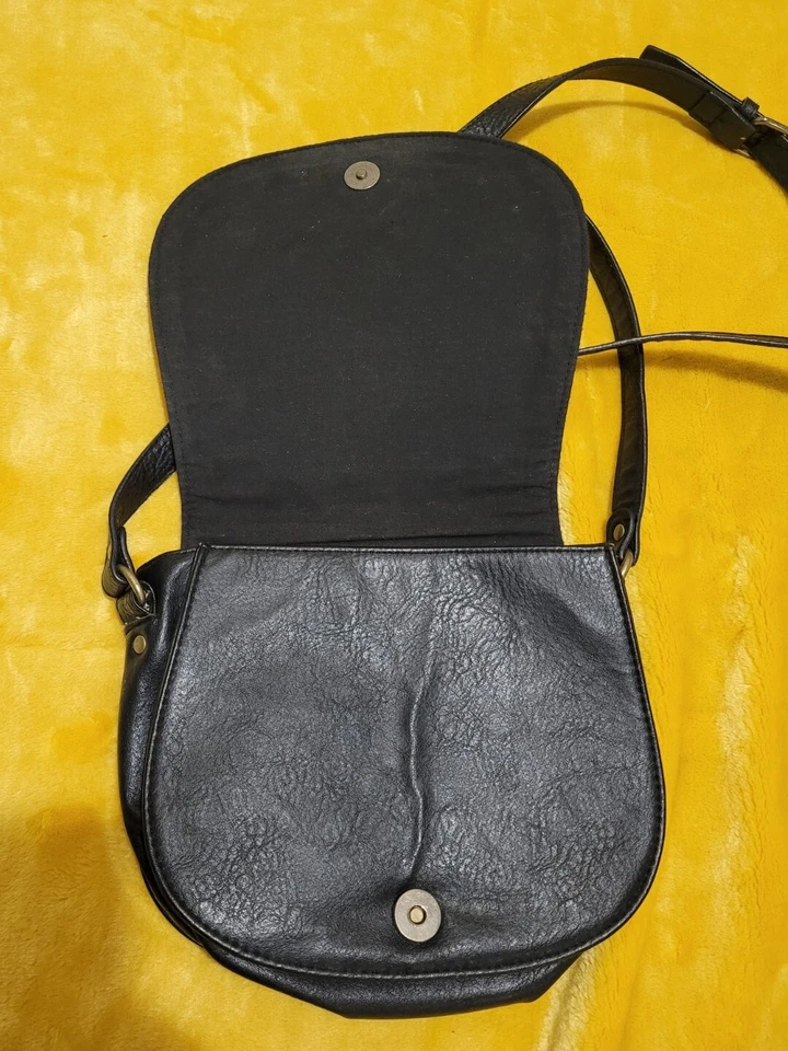 Roxy Black White Geometric Boho Crossbody Shoulder Purse Handbag Small EUC - Image 3 of 4