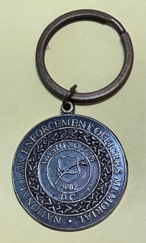 2001 BRASS "NATIONAL LAW ENFORCEMENT OFFICERS MEMORIAL" WASHINGTON DC KEY RING