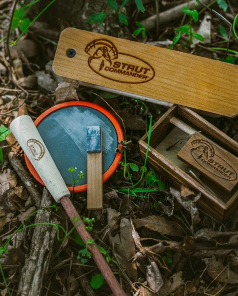 Duck Commander Button Pusher Turkey Call, Walnut Turkey Call, Turkey Gobble B... - Image 2 of 2