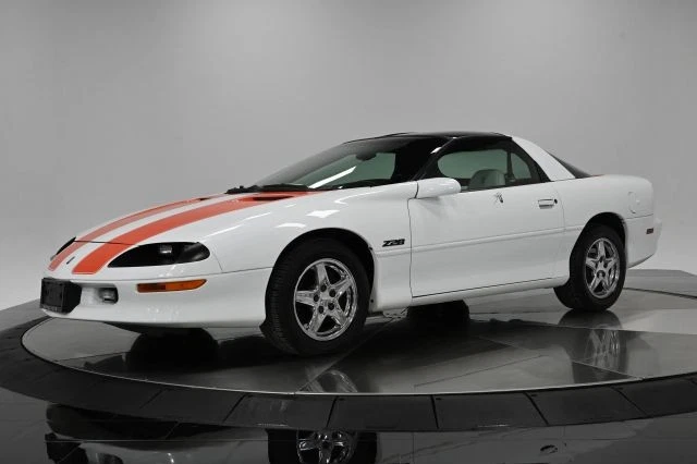 Chevrolet Camaro Z28 1997 cupé 2P Foto 2 de 4