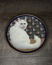 Vintage Special Gifts Crowning Touch White Cat Decorative 8" Wall Plate