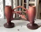 Vintage Beautiful Roseville Double Foxglove Bud Vase in Burgundy, 160