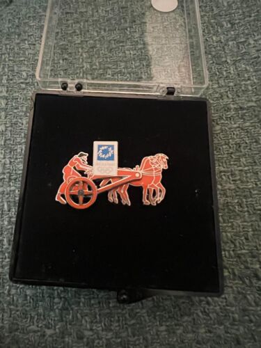 ATHENS OLYMPICS PIN MOVING CHARIOT HORSES IN BOX LIMITED TO 2004 - Picture 1 of 3