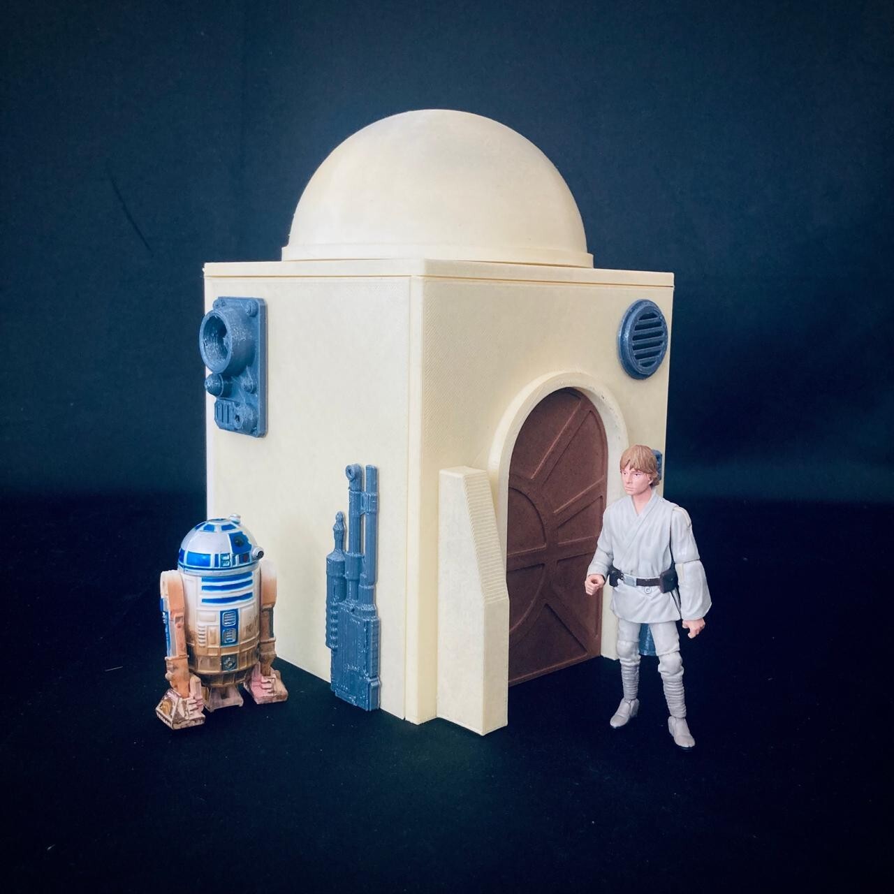 Tatooine Building Diorama #1 Diorama For 6 in (1:12) Figures (Painted)