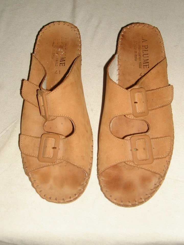 ITALIAN LA PLUME BEIGE SUEDE LEATHER DBL. BUCKLE STRAP SLIDES SZ. EUR 41/US 10.5 - Image 2 of 4
