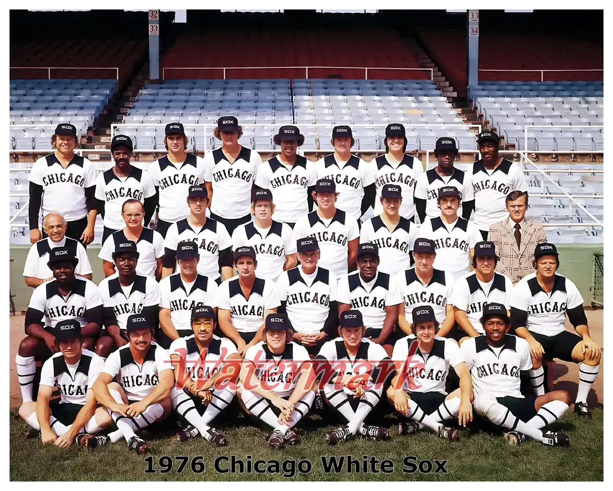 1976 Chicago White Sox Team Picture Wearing Shorts Color 8 X 10 Photo Pic