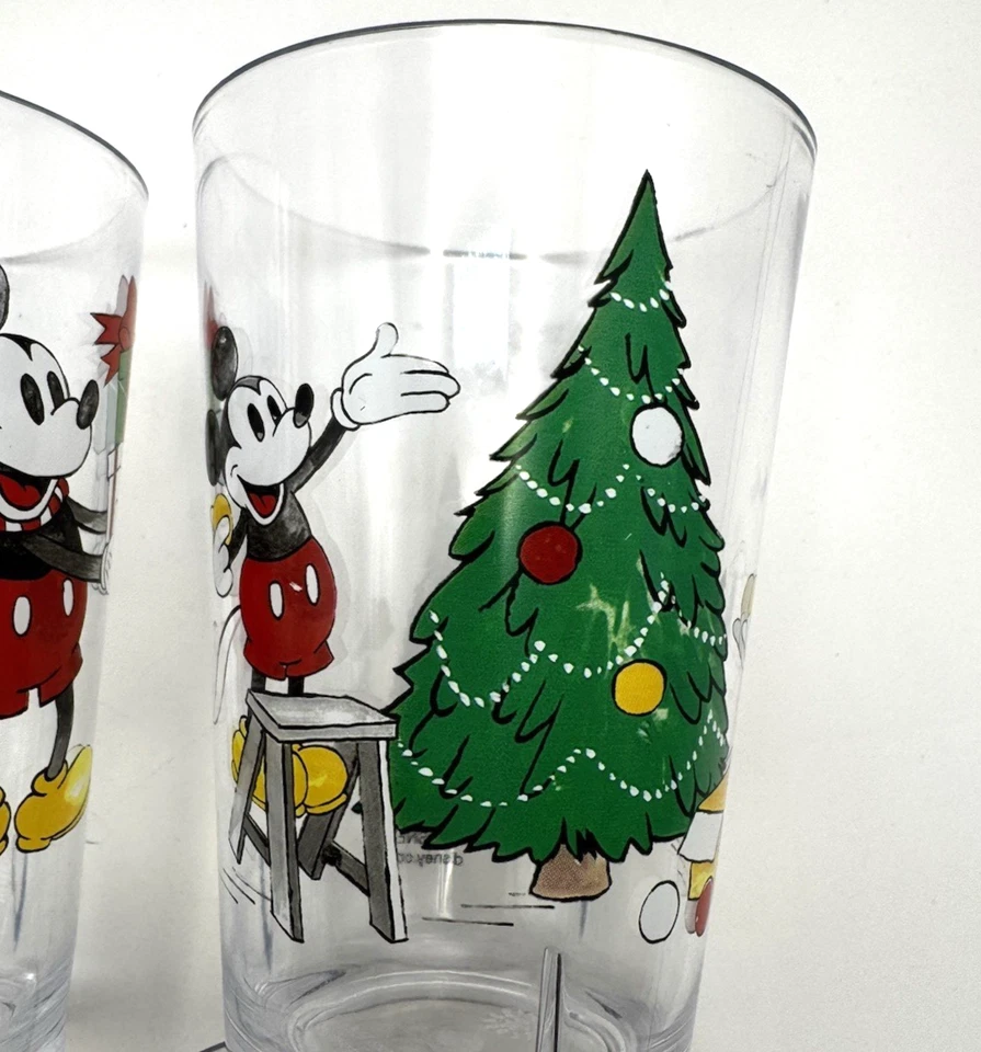 ¡Tazas navideñas Disney Pottery Barn para niños! Navidad con Mickey Mouse y Minnie Mouse Foto 3 de 4