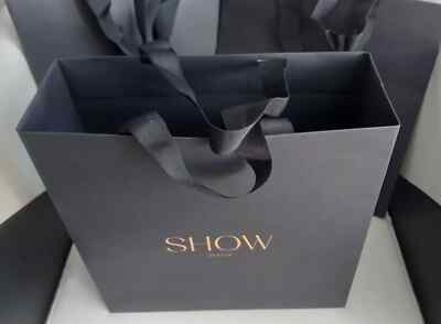 SHOW Beauty Geschenktüten mit Bandgriff x 50 in schwarz Größe 28 x 28 x 10