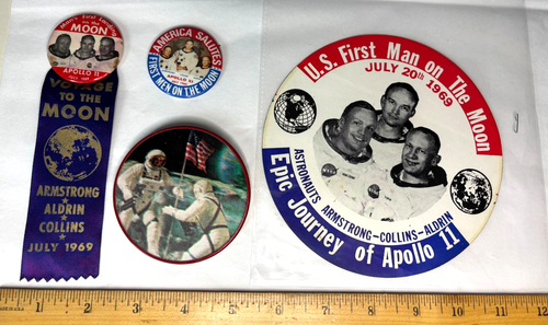 APOLLO 11 1969 Moon Landing Lot Pinbacks 3D Vari Vue Pin Large Decal Astronaut