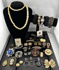1LB VINTAGE Costume Jewelry Lot Rhinestone + SOME SIGNED Regency Coro GF CAMEO
