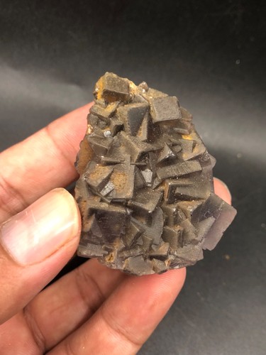 Muestra de matriz de cristal crudo de fluorita negra 63 g piedra curativa mineral natural - Imagen 12 de 17