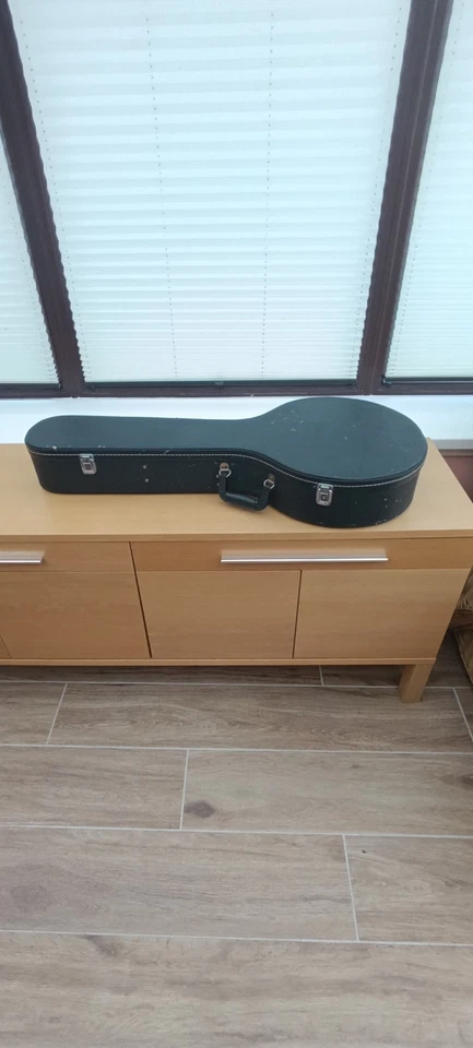 OZARK 6 String banjo Guitar with Hard Case In Very Good Condition . - Image 2 of 4