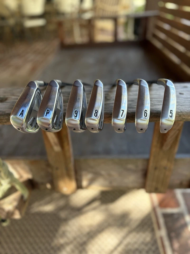 Srixon ZX4 MK II Forged Irons, 5-PW,AW, RH, Mamiya Recoil Graphite F3 65 Regular - Image 2 of 4